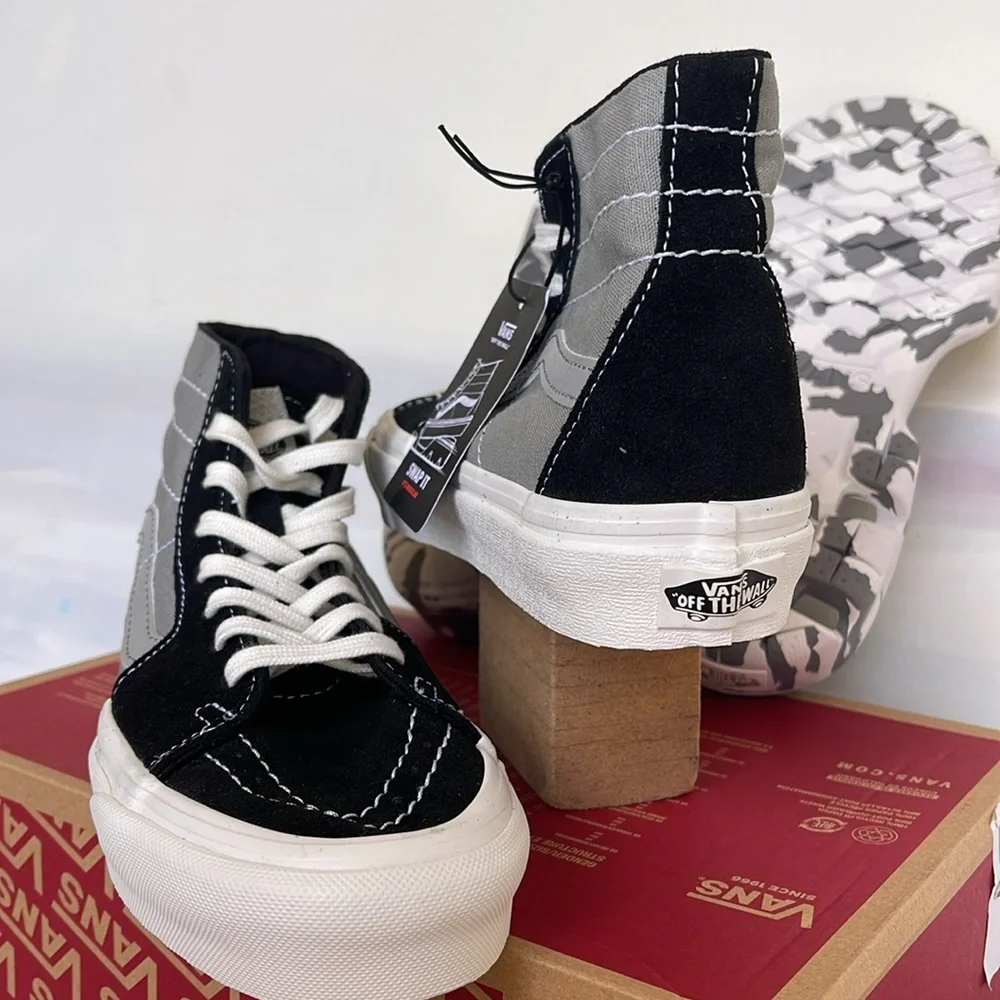 Vans WMNS Sk8-Hi Tapered
Moon Rocks Black/Reflective 
VN0A7Q5TBRF
Sneakers - Picture 12 of 16